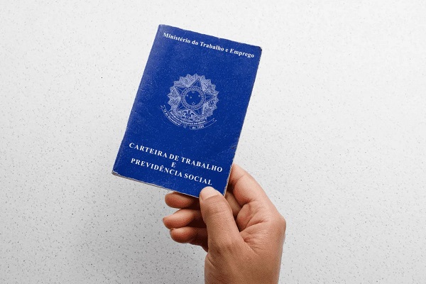 TRABALHAR SEM CARTEIRA ASSINADA — RISCOS, DIREITOS E CONSEQUÊNCIAS LEGAIS 